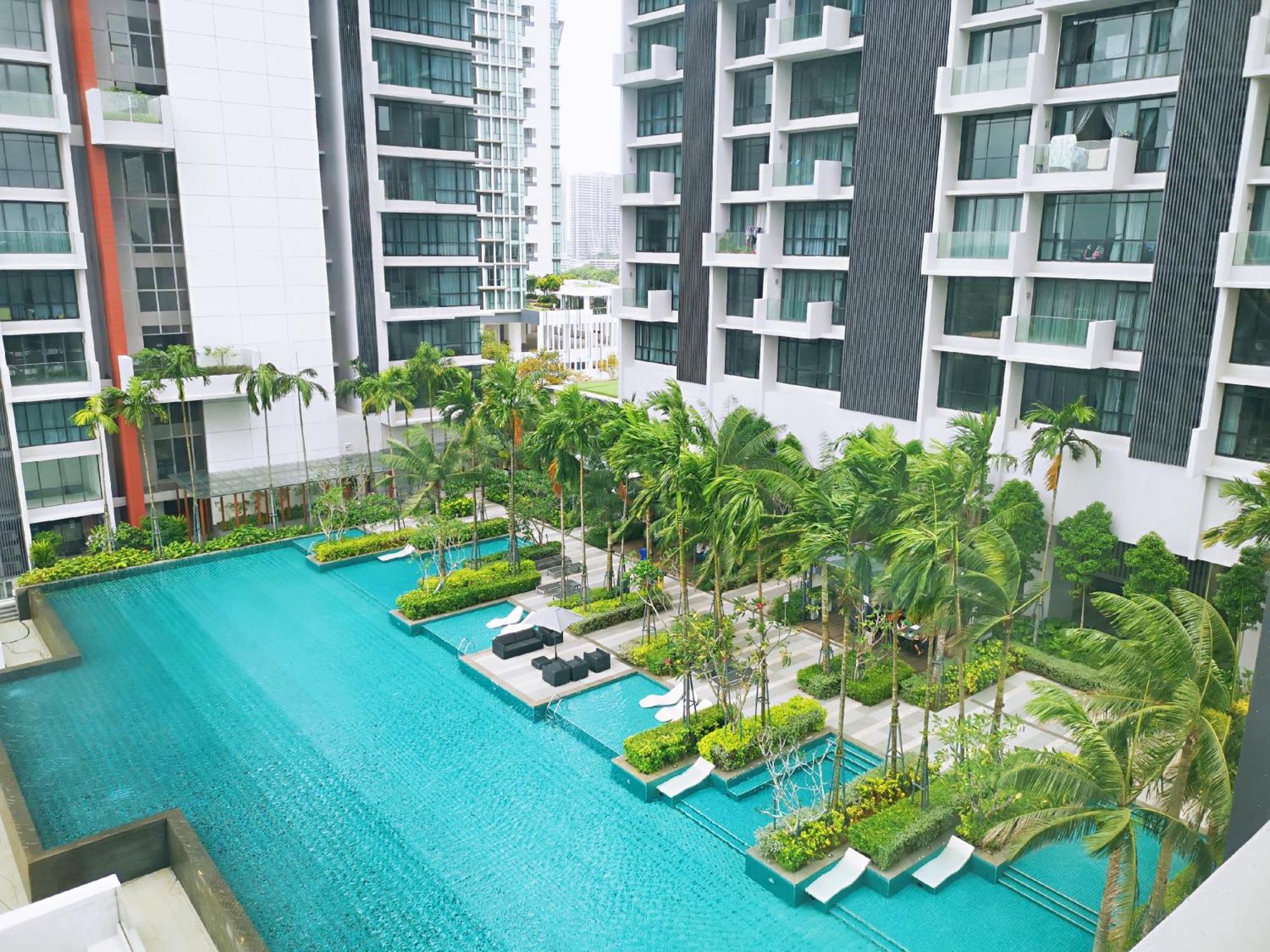 Grand Medini By Rr Jbcity ヌサジャヤ エクステリア 写真